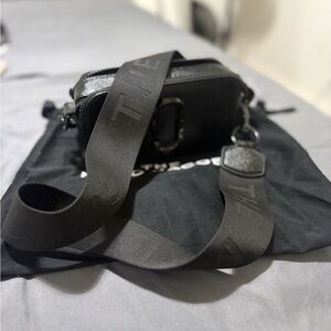 Marc Jacobs Black Leather Crossbody Camera Bag with Wide Logo Strap